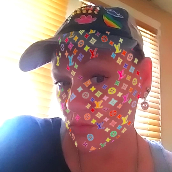 Meet your Posher, Michelle - Picture 1 of 16